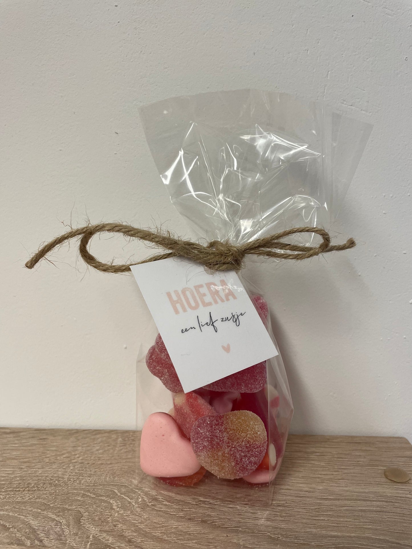 Cellofaanzakje traktatie "hoera een zusje"