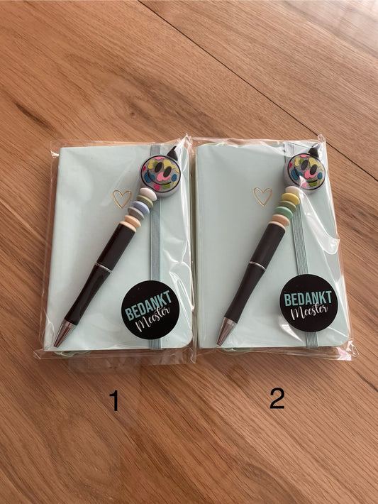 Meester kado met boekje en pen