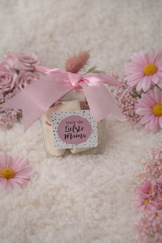 Moederdag kubus " Voor de Liefste Mama" met strik en droogbloemen